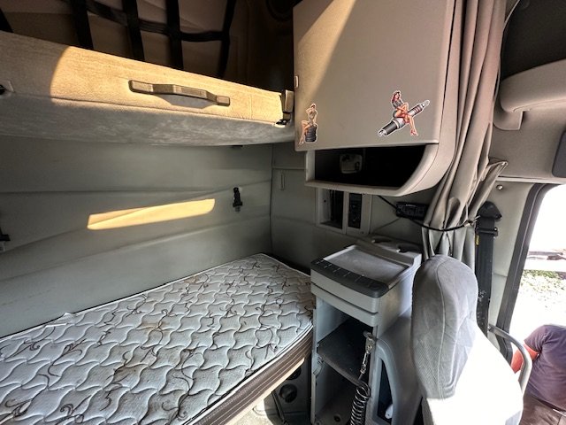 2012 Volvo Vnl