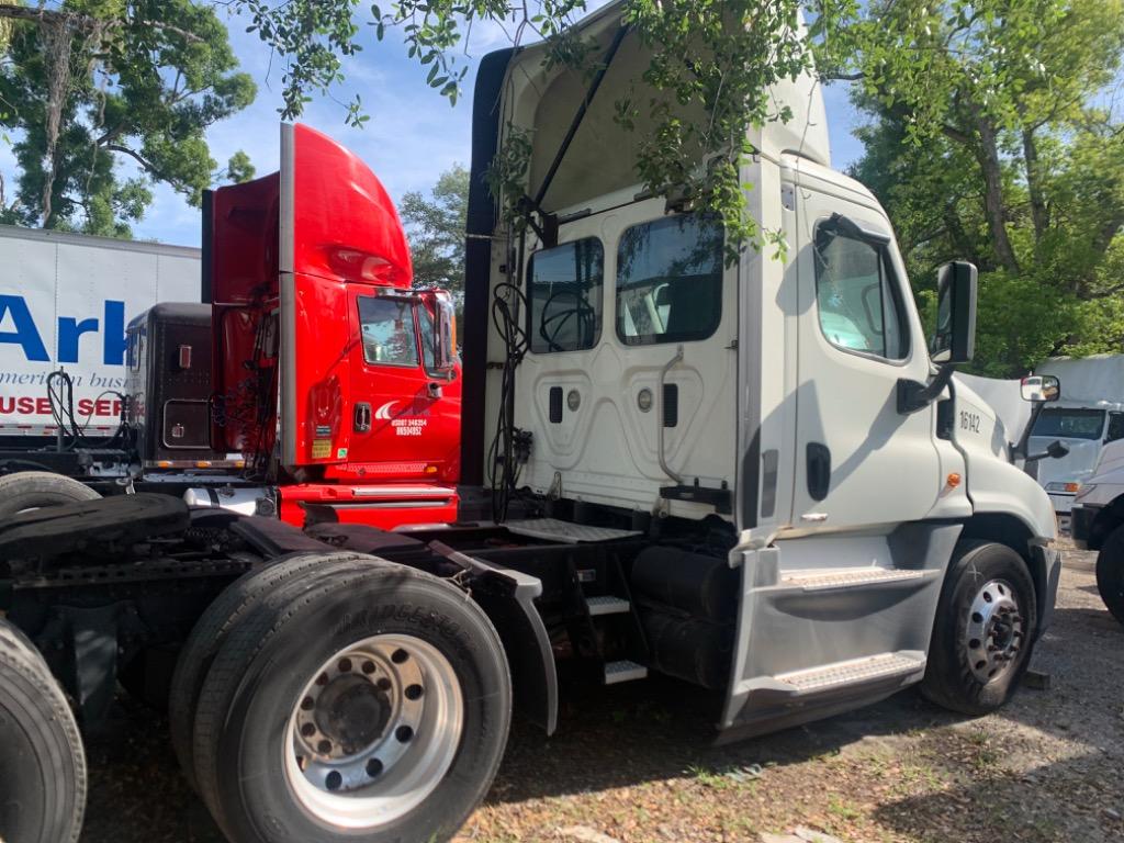 2016 Freightliner Cascadia
