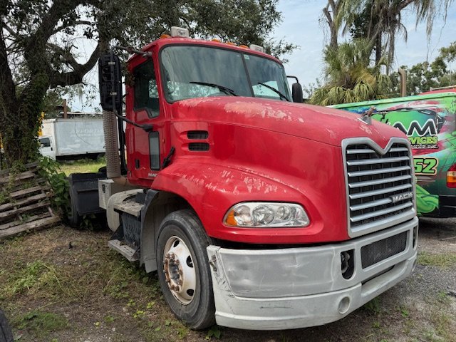 2013 Mack R Model