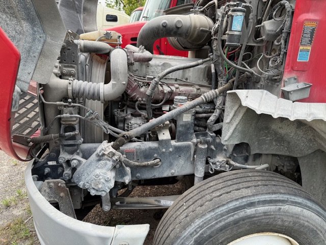 2013 Mack R Model