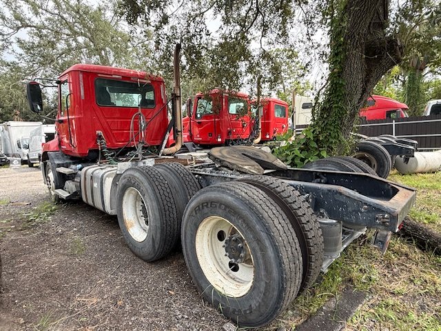 2013 Mack R Model