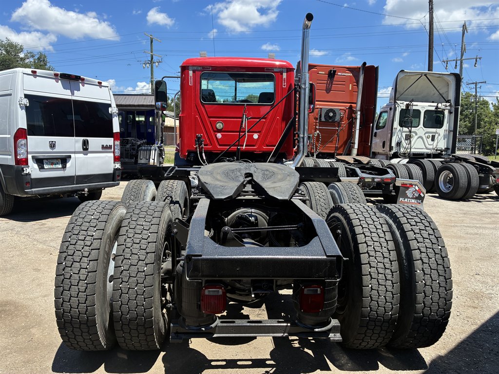 2013 Mack R Model