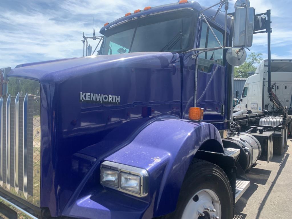 2011 Kenworth T8 Series