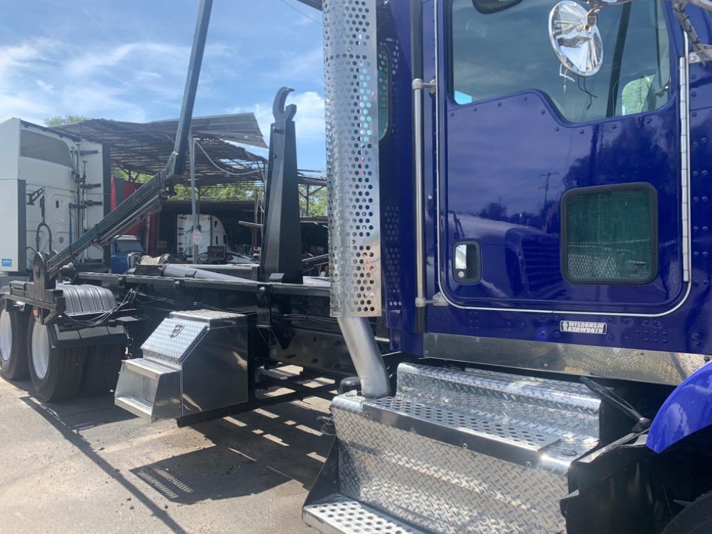 2011 Kenworth T8 Series