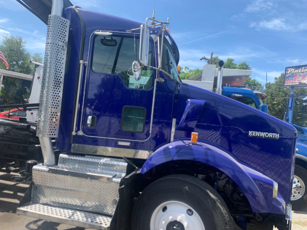 2011 Kenworth T8 Series