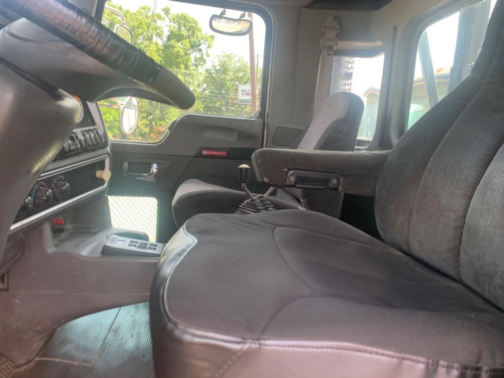 2011 Kenworth T8 Series