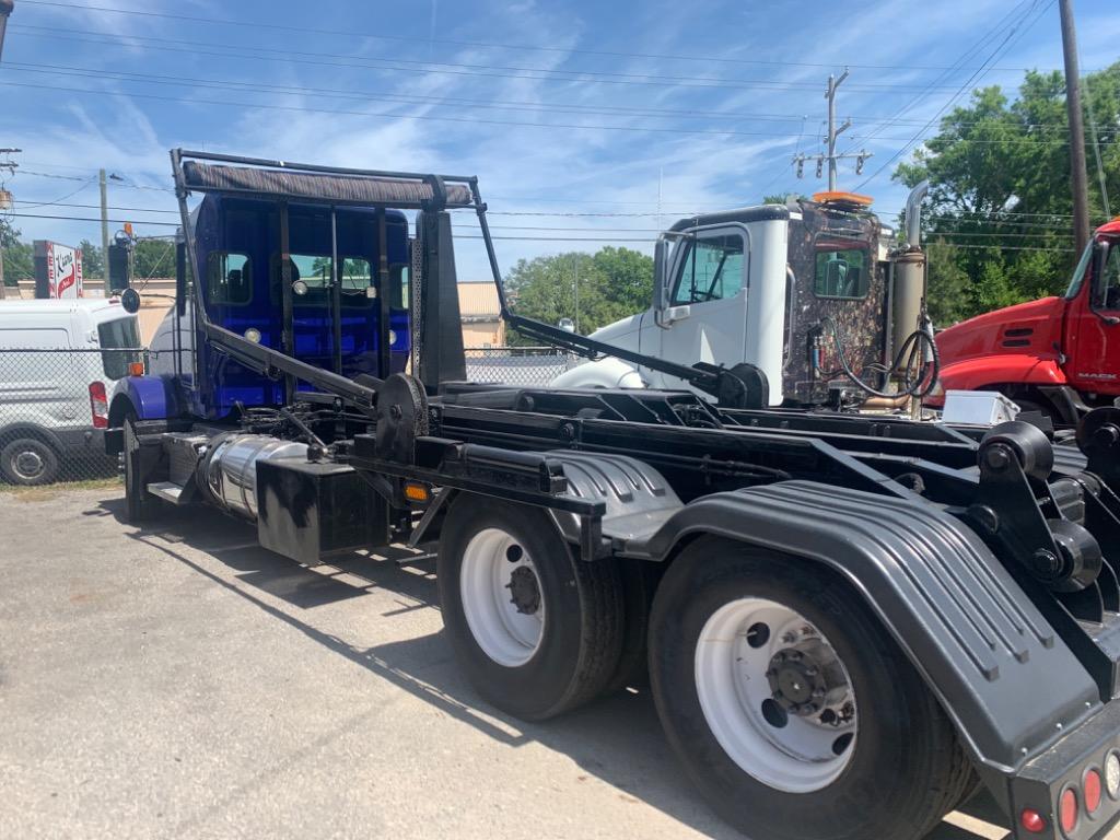 2011 Kenworth T8 Series