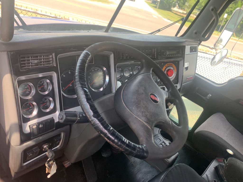 2011 Kenworth T8 Series
