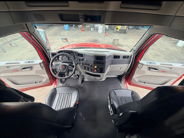 2022 Peterbilt 579
