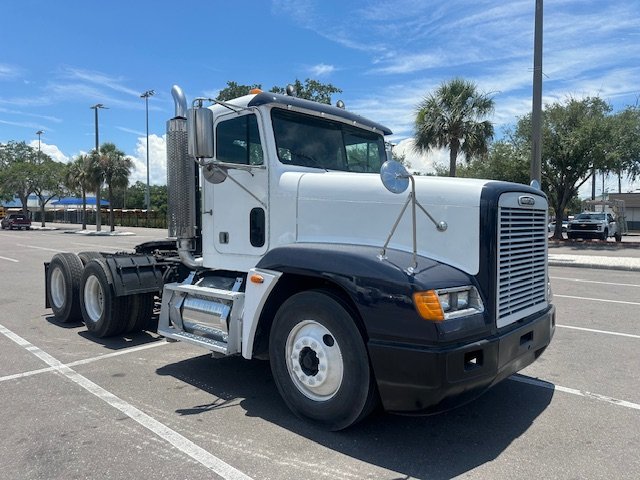 2000 Freightliner FLD120