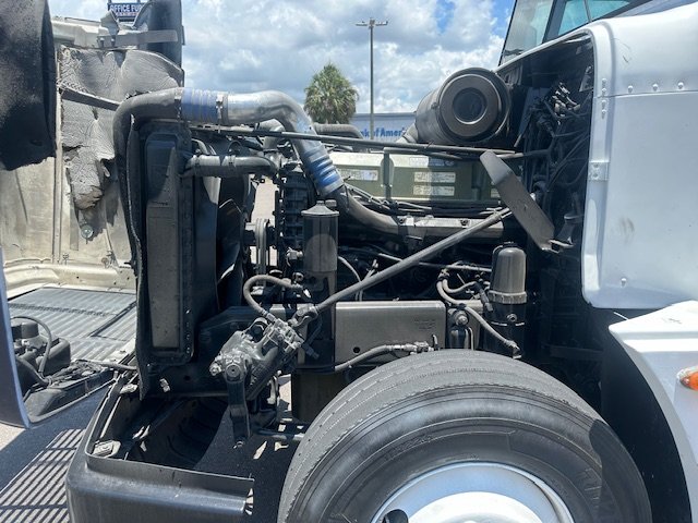 2000 Freightliner FLD120