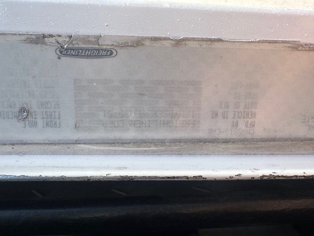 2000 Freightliner FLD120