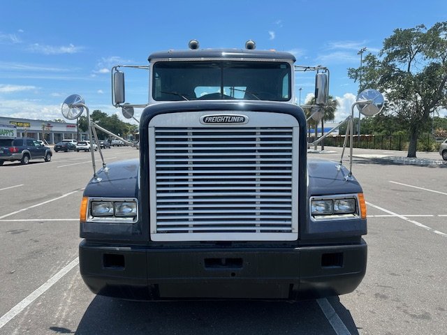 2000 Freightliner FLD120