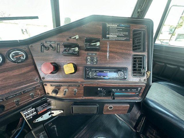 2000 Freightliner FLD120