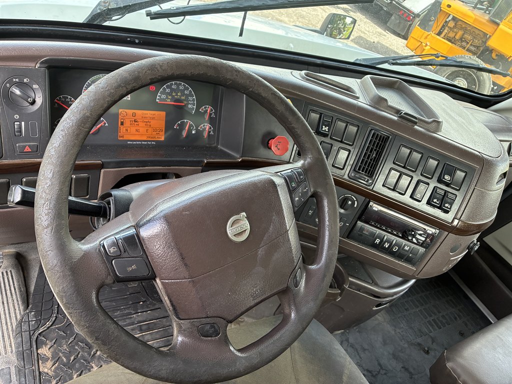 2016 Volvo VNL