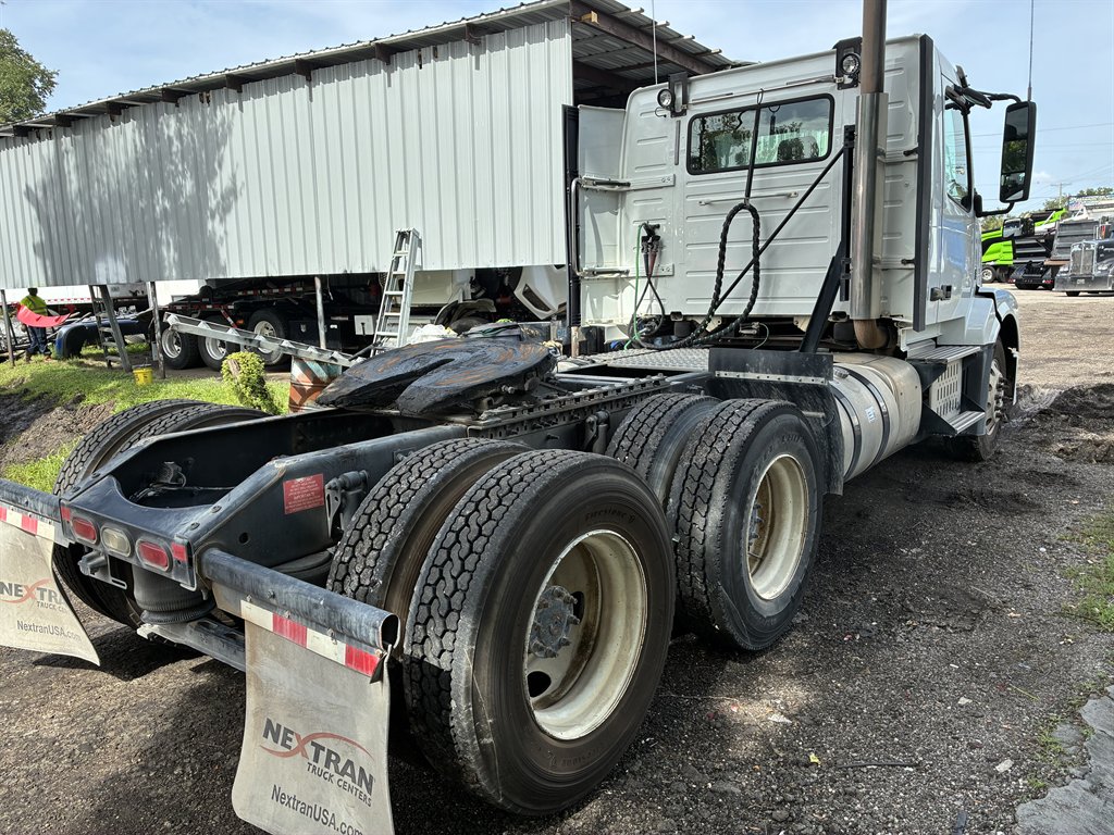 2016 Volvo VNL