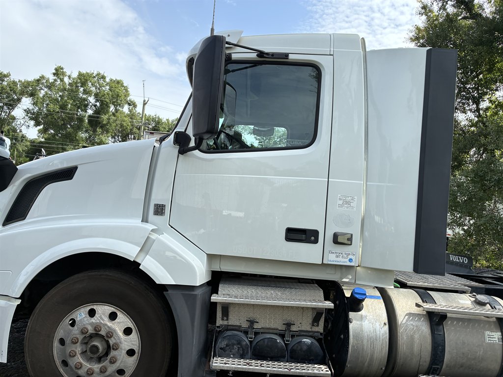 2016 Volvo VNL