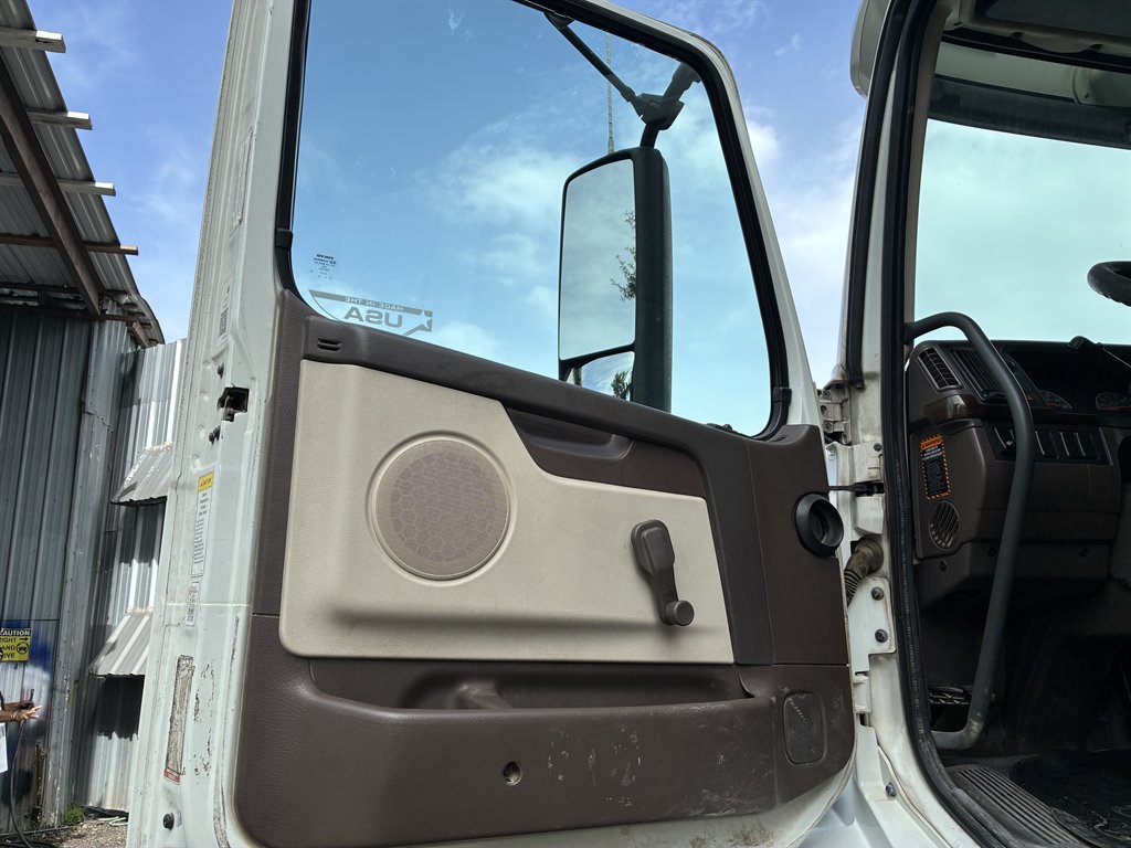 2016 Volvo VNL
