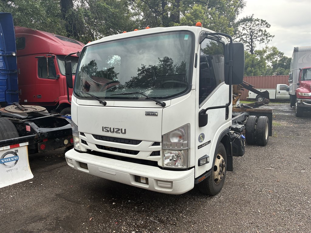 2017 Isuzu Npr-hd