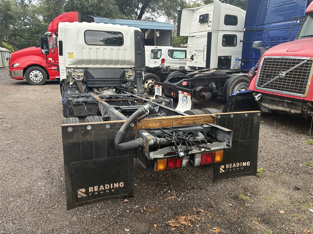 2017 Isuzu Npr-hd