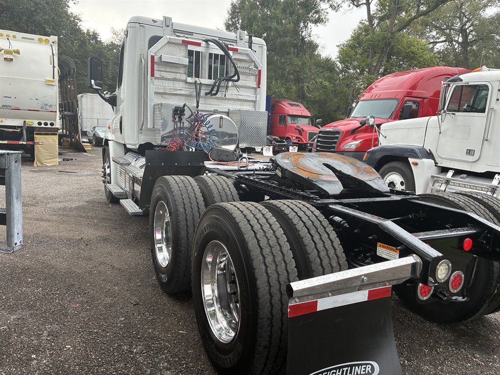 2016 Freightliner Cascadia