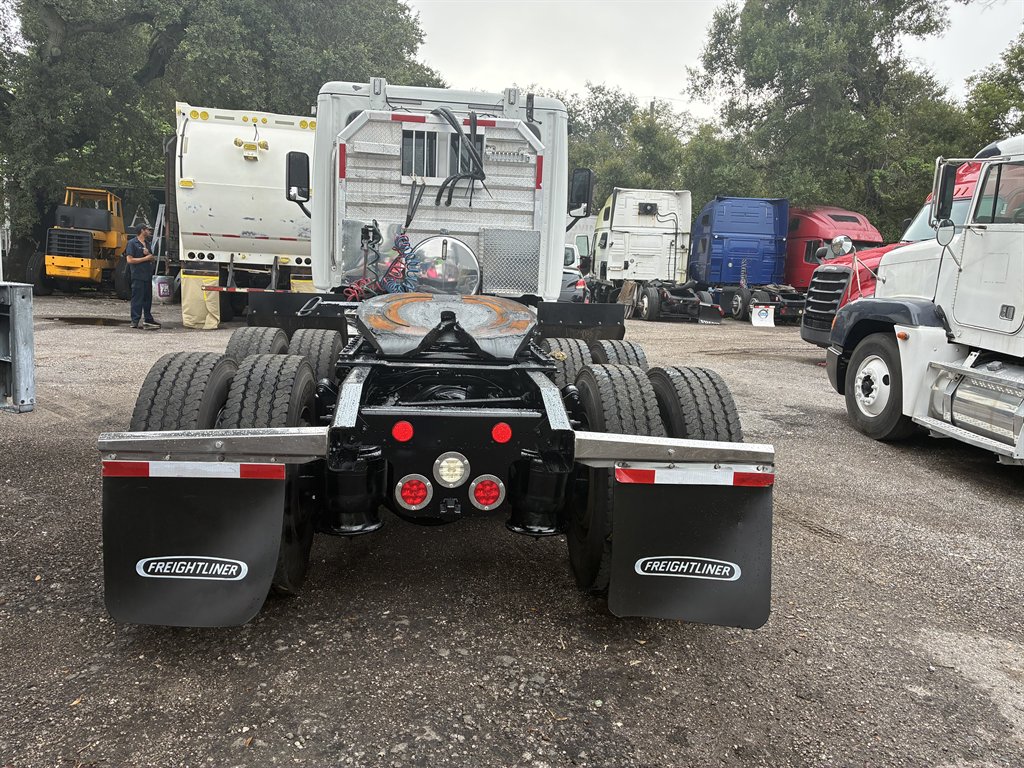2016 Freightliner Cascadia