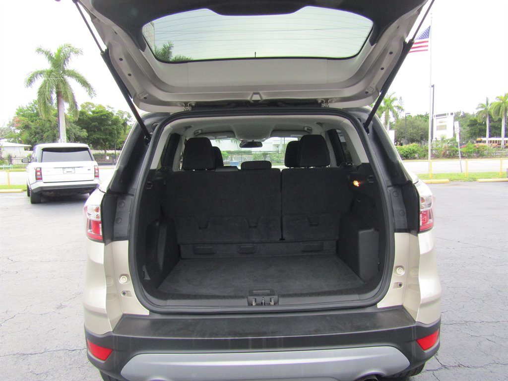 2017 Ford Escape - $12,999