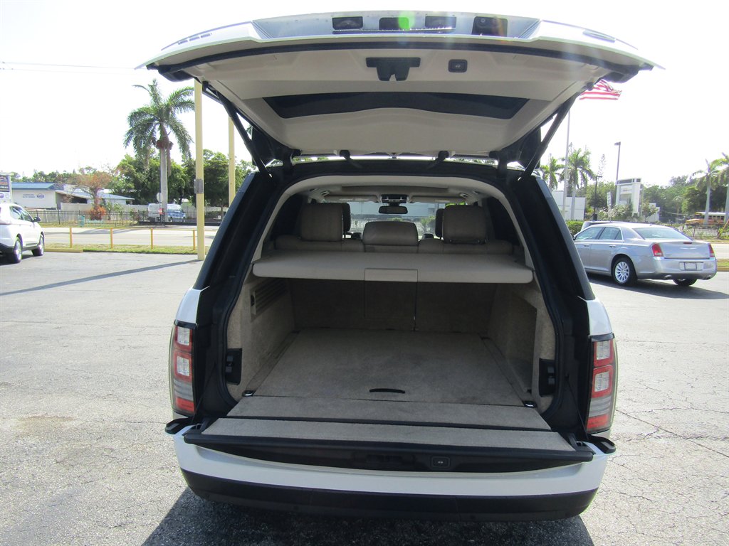 2016 Land Rover Range Rover - $18,999