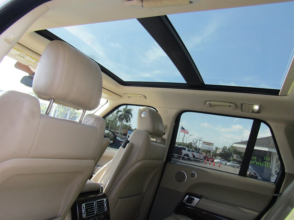 2016 Land Rover Range Rover - $18,999