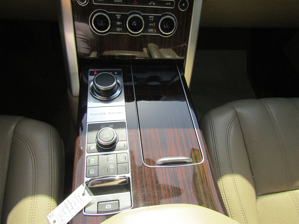 2016 Land Rover Range Rover - $18,999