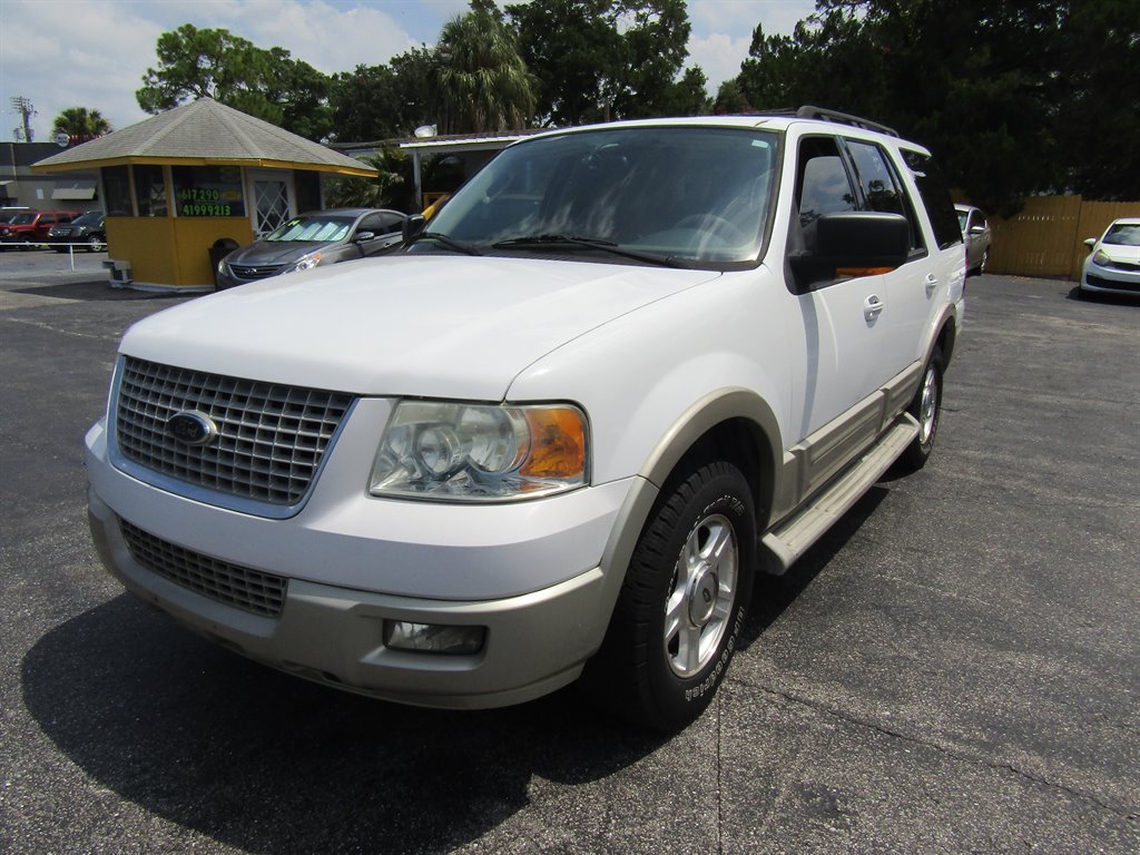The 2005 Ford Expedition Eddie Bauer photos