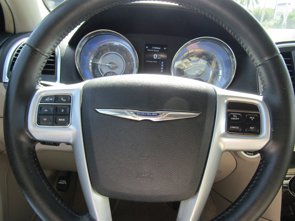 2014 Chrysler 300 - $8,999