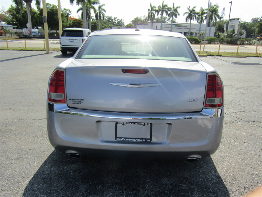 2014 Chrysler 300 - $8,999
