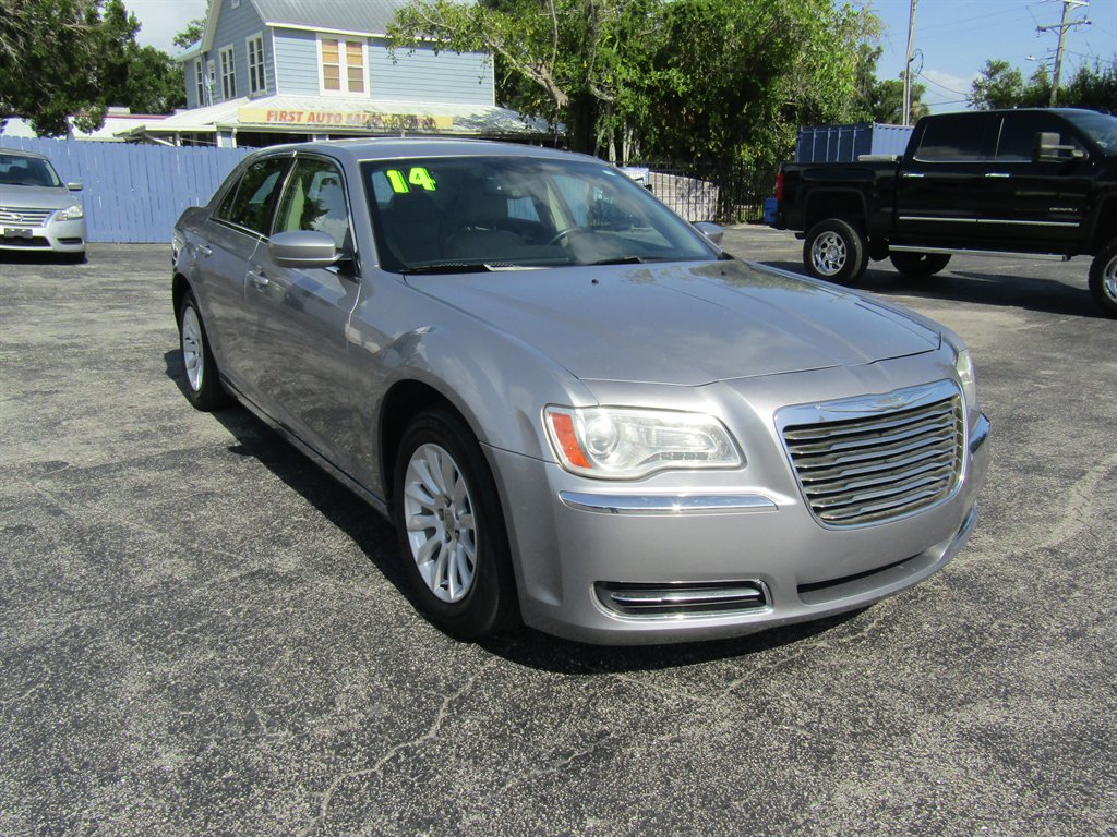 2014 Chrysler 300 - $8,999