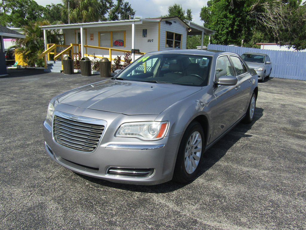 2014 Chrysler 300 - $8,999