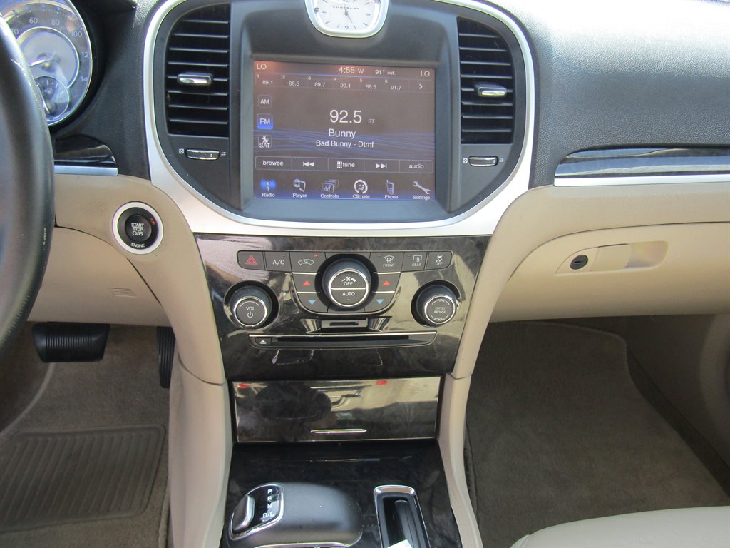 2014 Chrysler 300 - $8,999