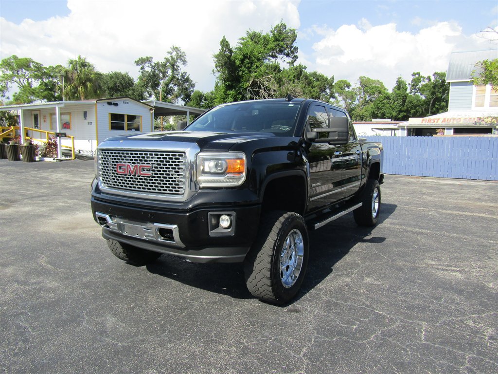 2015 GMC Sierra - $17,999