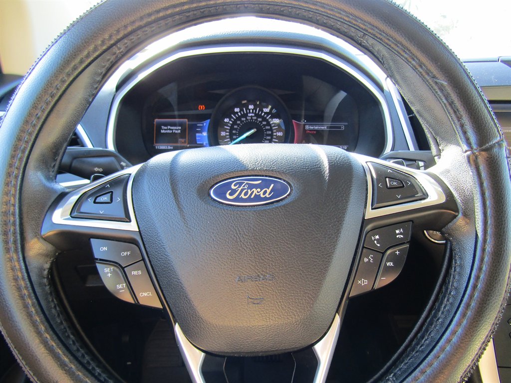 2015 Ford Edge - $11,999