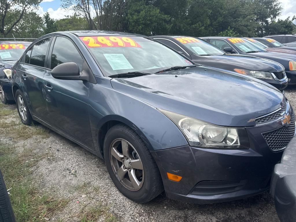 2013 Chevrolet Cruze - $2,499