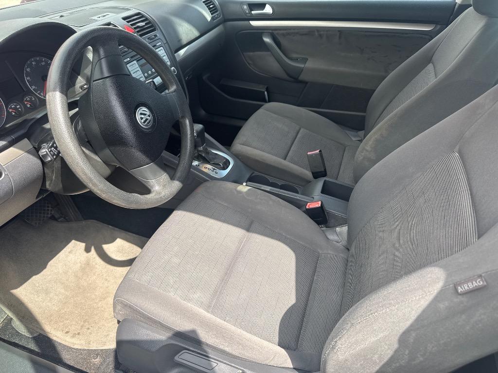 2008 Volkswagen Rabbit - $7,999