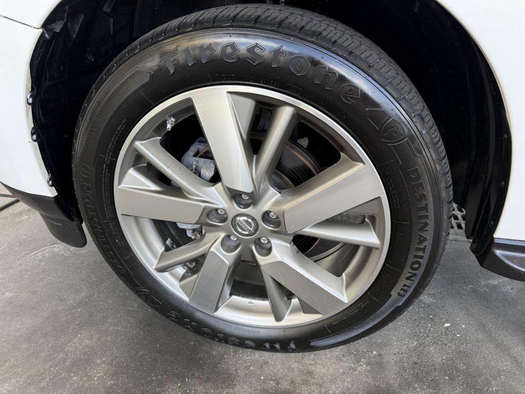 2013 Nissan Pathfinder - $9,995