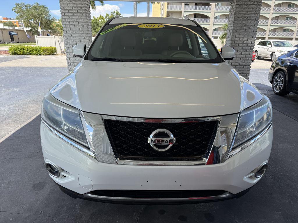 2013 Nissan Pathfinder - $9,995