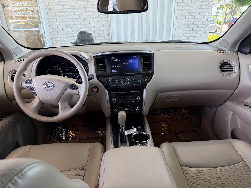 2013 Nissan Pathfinder - $9,995