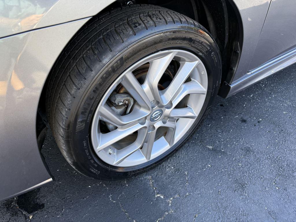2015 Nissan Sentra - $8,995