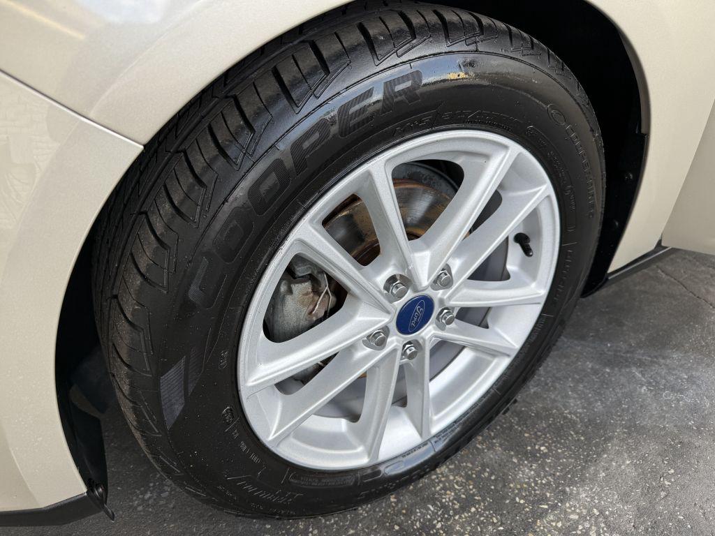 2017 Ford Focus - $9,495