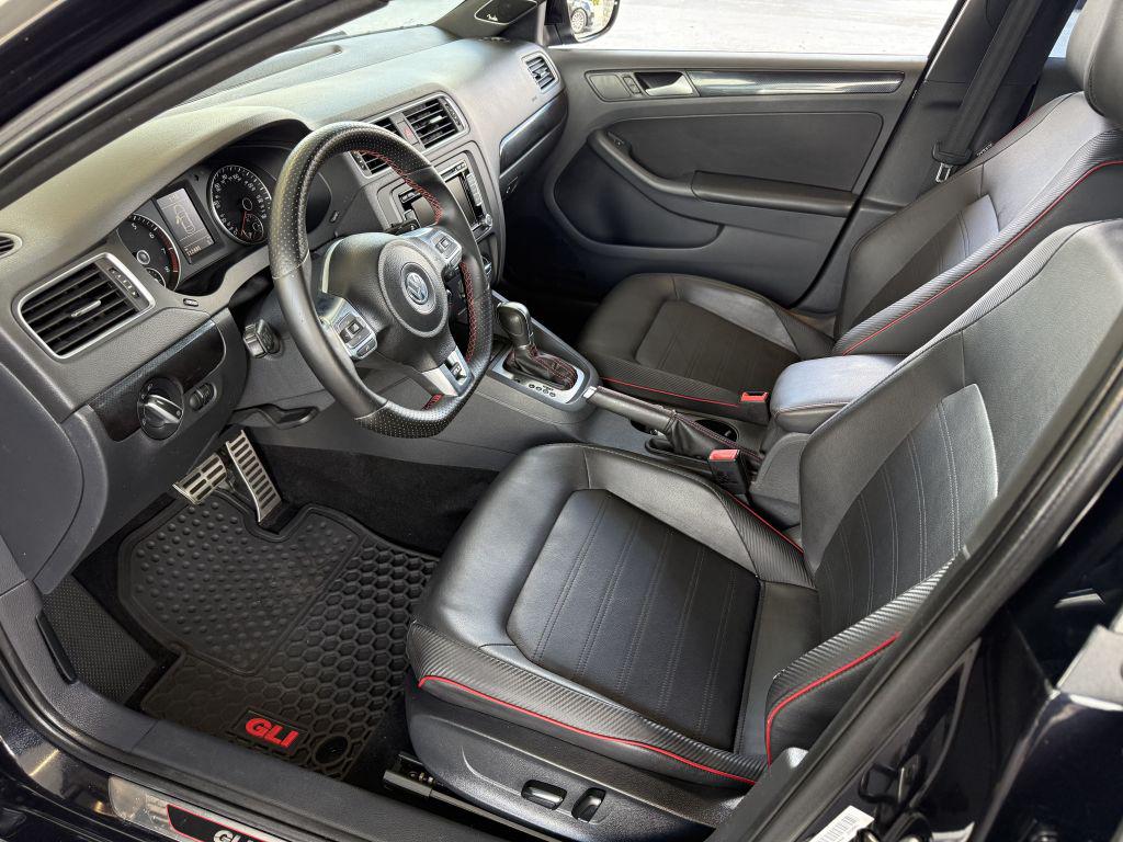 2014 Volkswagen Jetta - $10,900