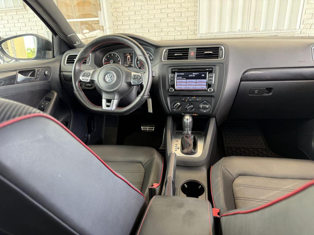 2014 Volkswagen Jetta - $10,900