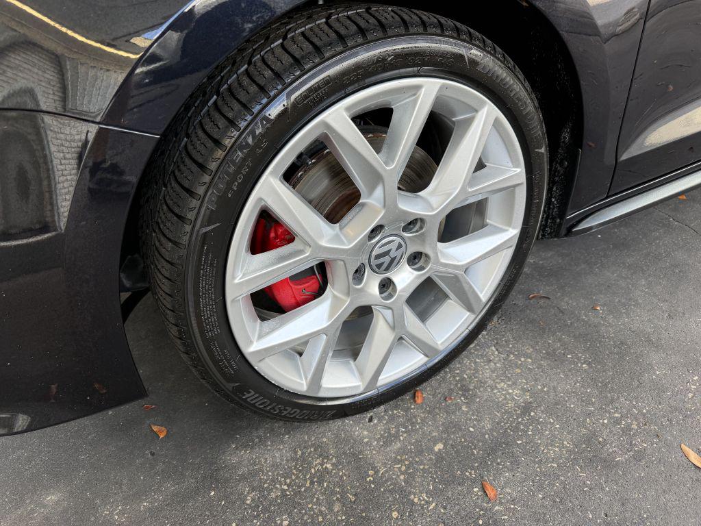 2014 Volkswagen Jetta - $10,900