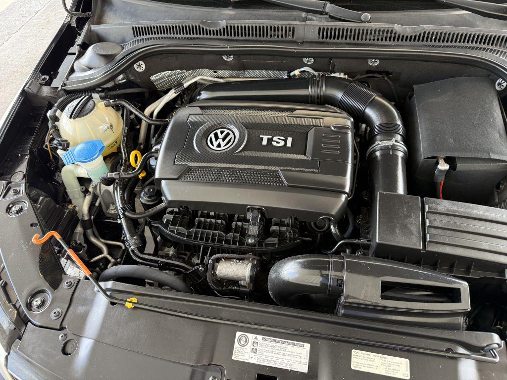2014 Volkswagen Jetta - $10,900