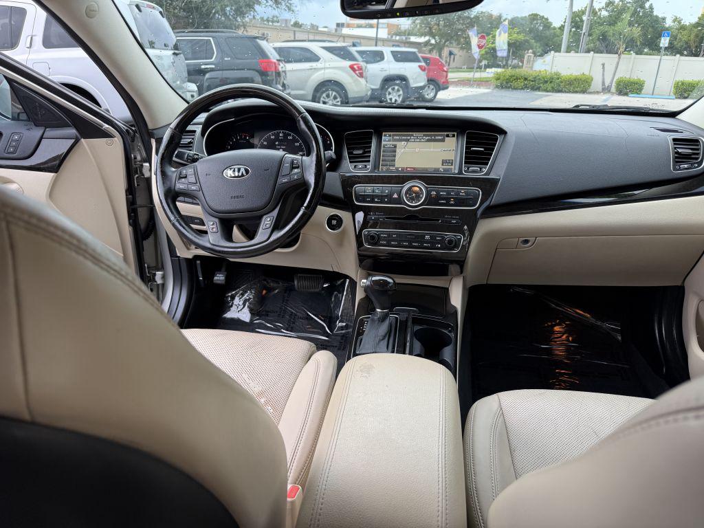 2014 Kia Cadenza - $10,900